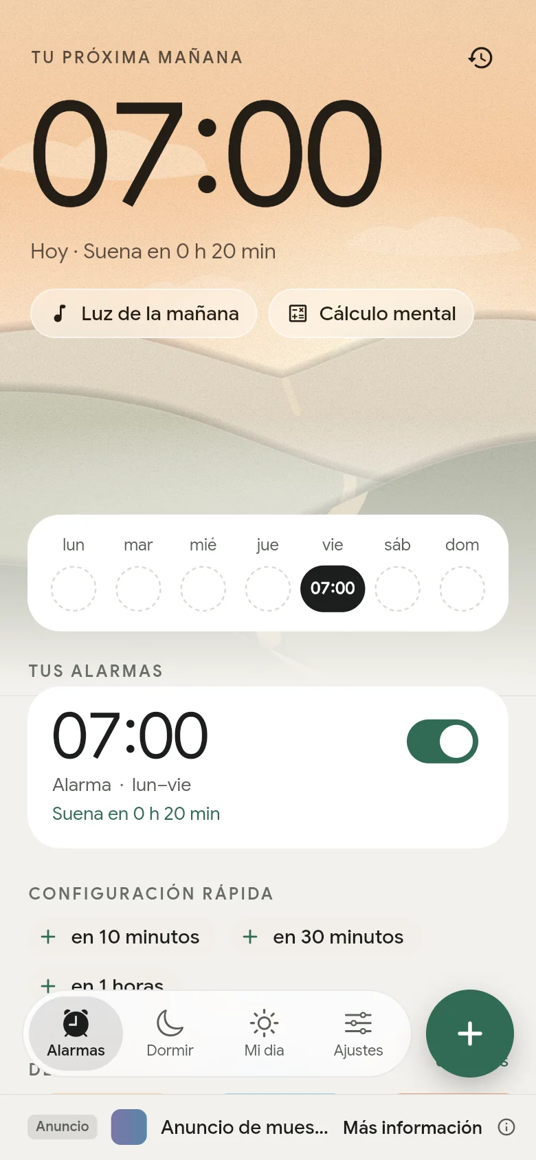 La pestaña Alarmas: la próxima alarma está puesta a las 07:00.