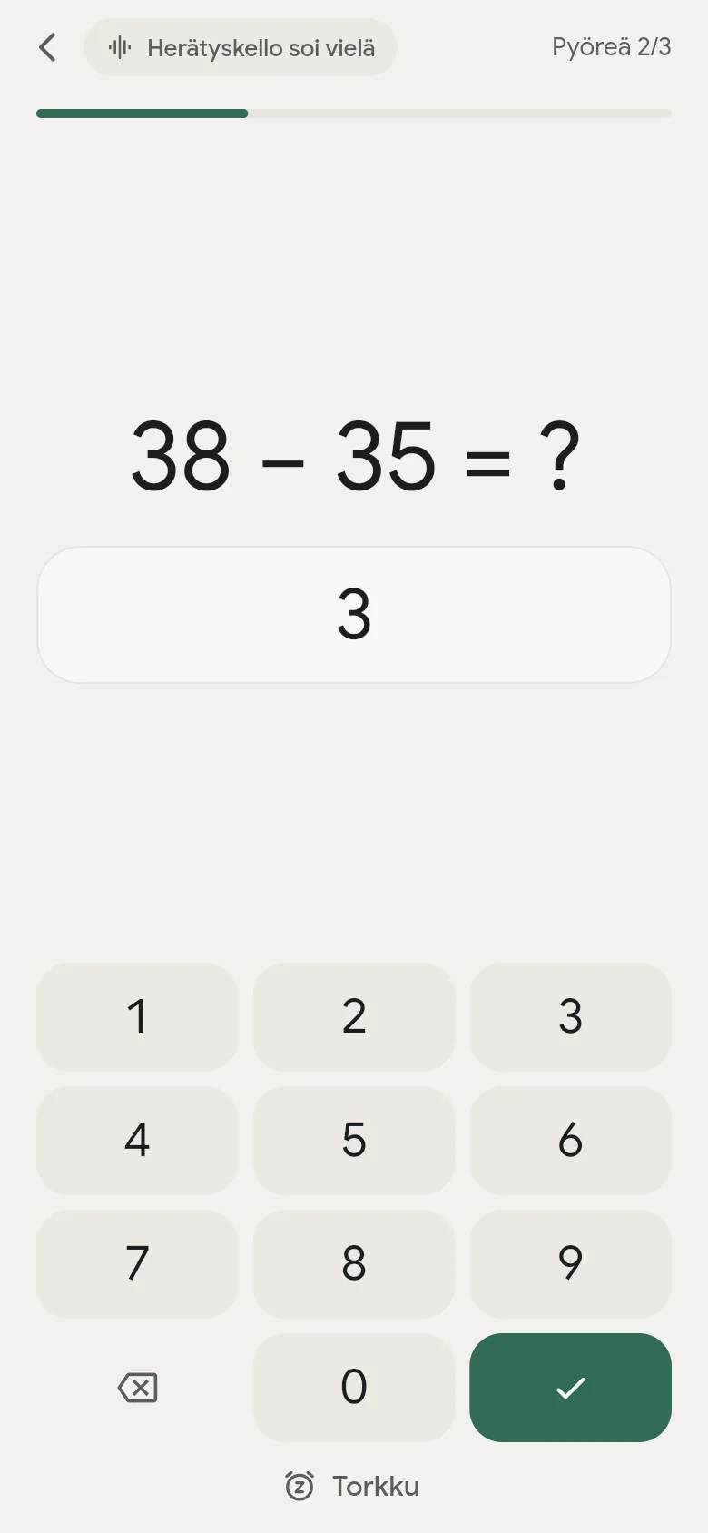 Tehtävä ”Mielen matematiikka” ja numeronäppäimistö.