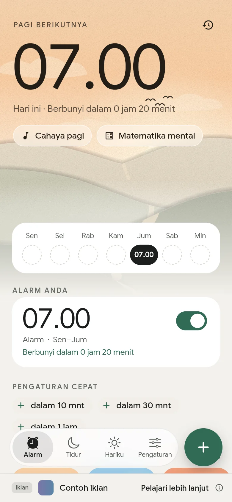 Tab Alarm: alarm berikutnya disetel pukul 07:00.
