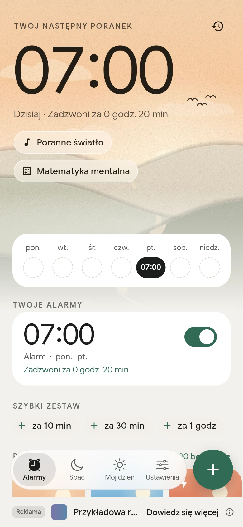 Karta „Alarmy”: następny alarm jest ustawiony na 07:00.